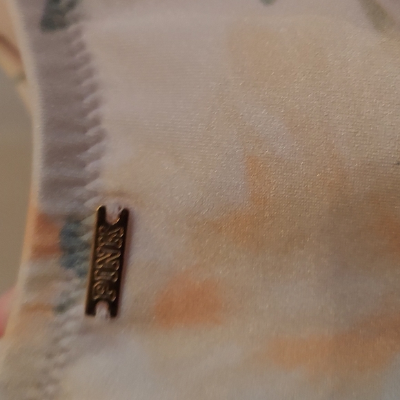 VICTORIAS SECRET ONE PIECE LARGE - Picture 5 of 8